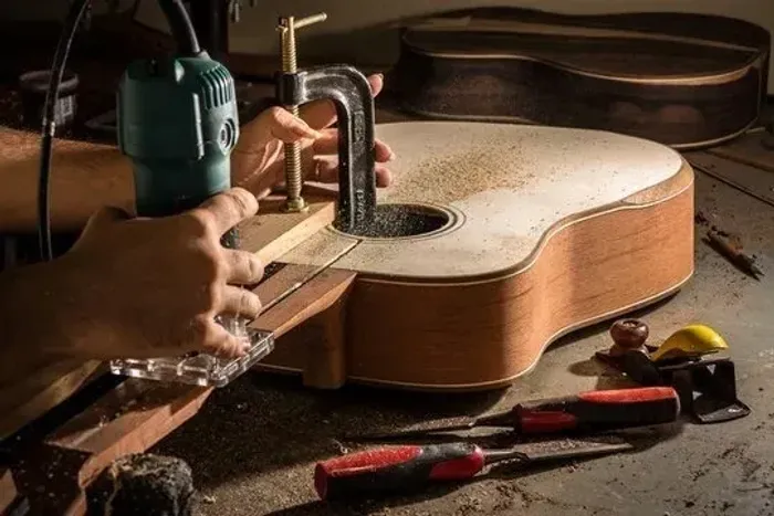 Luthier conserto de instrumentos musicais, regulagem e ajustes Eletronica e Luthieria CdN