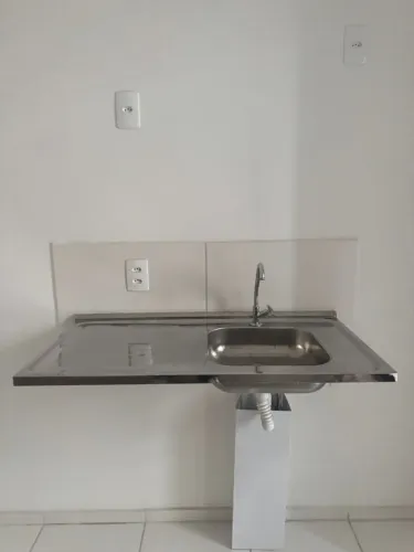 Pia de cozinha inox com torneira e mao francesa