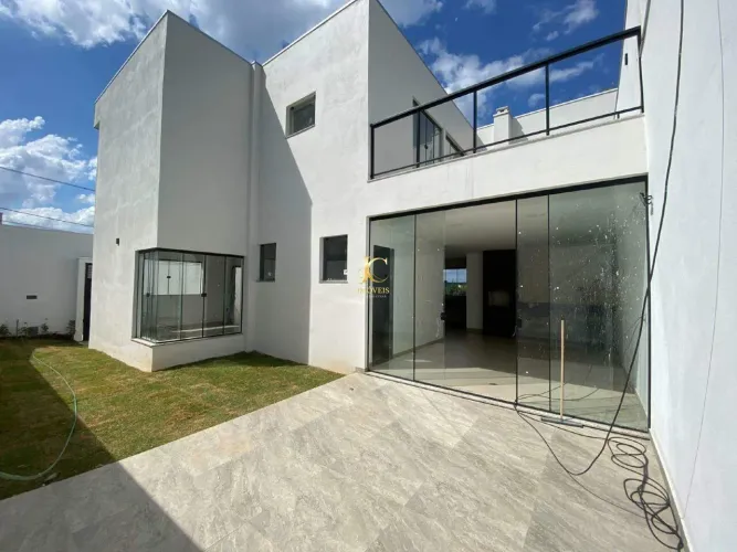 Casa residencial à venda no Santa Marta, Divinópolis/MG 3 quartos, suíte e espaço gourmet