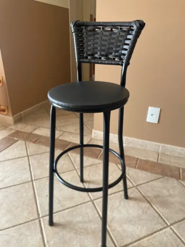 Banqueta pés de ferro