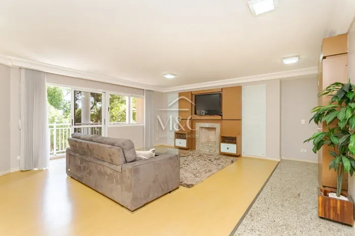 Apartamento com 176 m², 3 quartos sendo 3 suítes à venda no Bigorrilho.