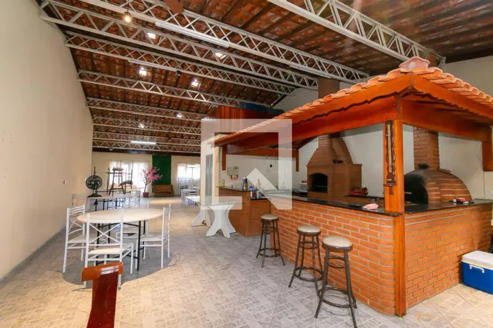 Casa à Venda - Vila Nova York, 2 Quartos, 400 m2