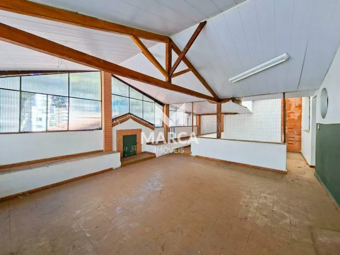 Casa com 6 Quartos e 3 banheiros para Alugar, no São Pedro, Belo Horizonte