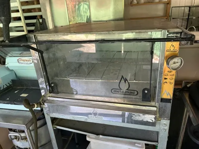 Forno de pizza metalmaq a Gás Pedra Refrataria (pé do forno 1m.Forno com o pé 1.40)