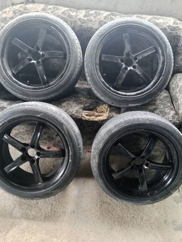 Vende-se jogo de rodas 17 5x100.