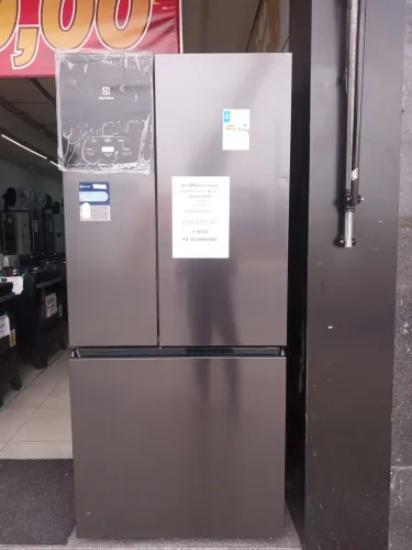 REFRIGERADOR ELECTROLUX IM8B 596L 127V