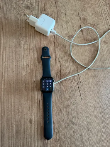 Apple Watch SE 1. 40mm