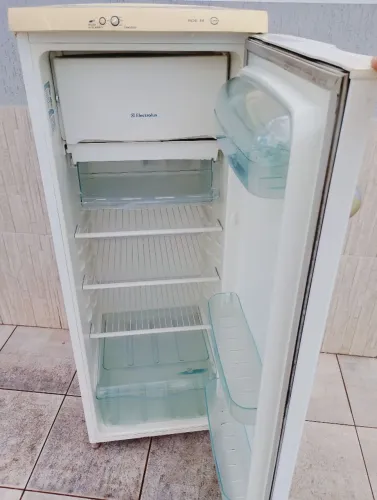 Geladeira Electrolux 262 litros