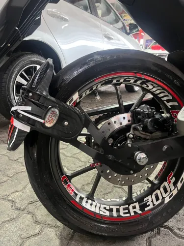 Cb twister 300 F 2023