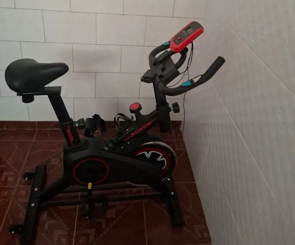 Vendo Bicicleta Ergometrica em excelente estado.