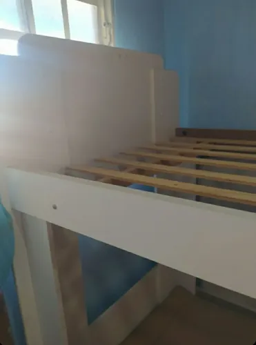 Cama beliche, com baú e ninchos e prateleiras. ACEITO OFERTAS