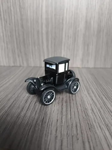 Lizzie Miniatura Filme Carros Metal Diecast Novo Lacrado