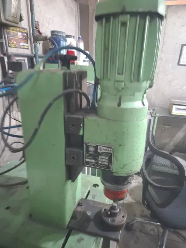 Rebitadeira Radial marca Coloman, modelo RR 180.