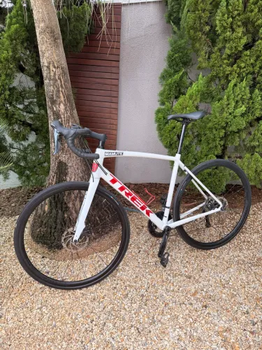 Bicicleta Speed Trek Domane AL 3 Disc Shimano Sora - Excelente Estado