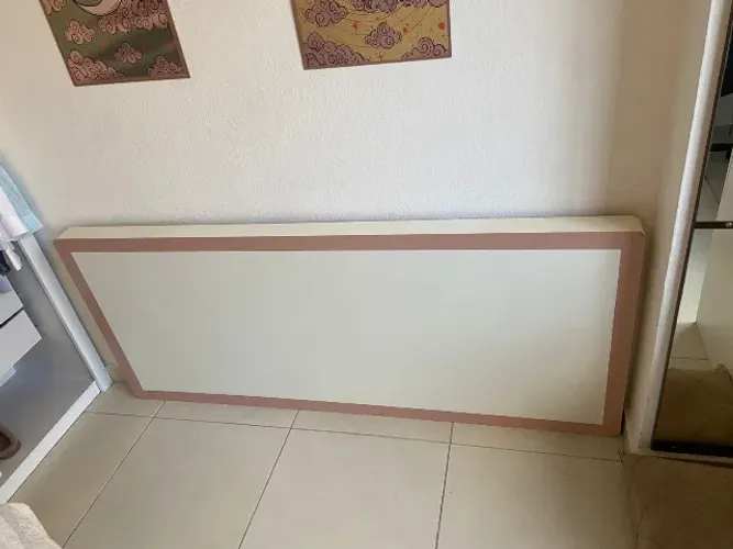 Tampo de mesa em fórmica e compensado - branco e rosé
