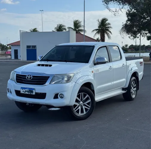 Toyota Hilux CD SR D4-d 4X4 3.0 TDI Dies Aut. 2015