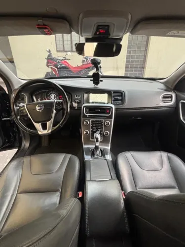 Volvo S60 T-5 Kinetic 2.0 245cv 4P 2016