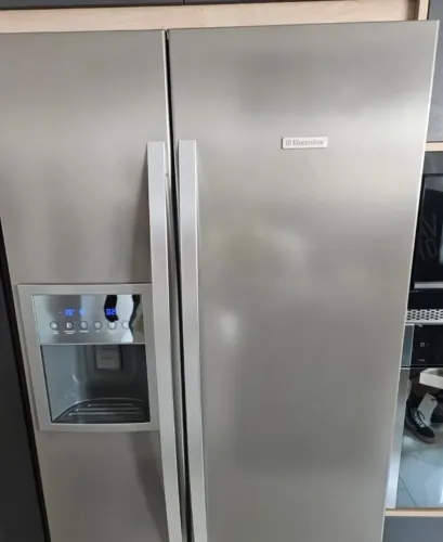 Geladeira Side by Side Electrolux