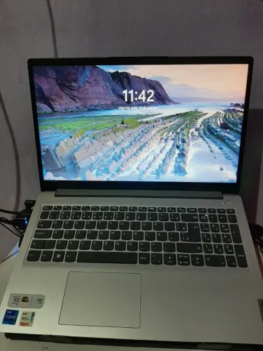 Notebook Lenovo IdeaPad Intel Core i7 16GB RAM - 477GB SSD 15,6 Windows 11
