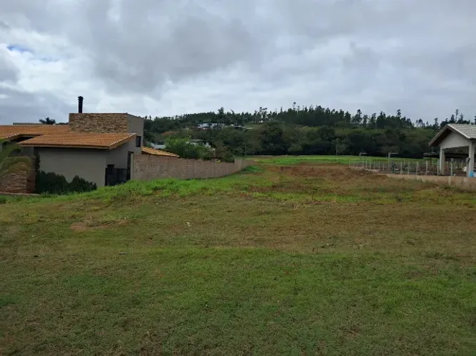 TERRENO À VENDA - ECOVILLAS DO LAGO | 1.475 m²