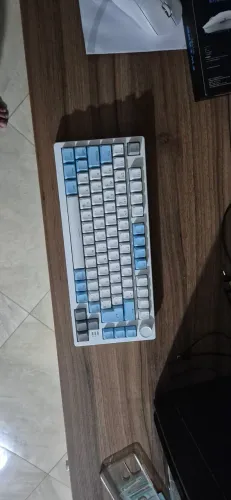 Teclado gamer mecânico basike pro r75 com argb e controle de volume em perfeito estado