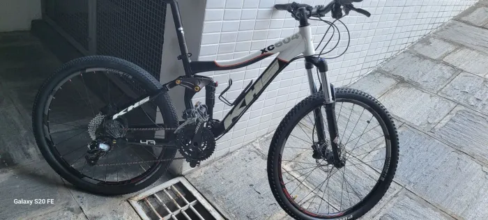 BIKE - BICICLETA - KHS ARO 26