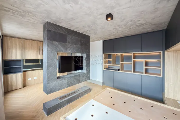 Apartamento no Batel, 256m2, 2 suites e 2 vagas de garagem.