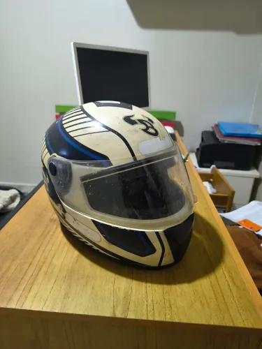 Capacete quebra galho 