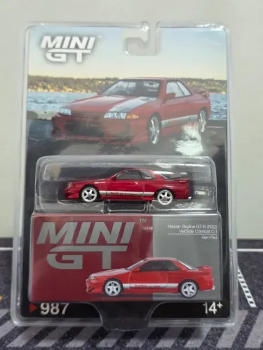 Nissan Skyline GT-R R32 VeilSide Combat C Vermelho - MiniGT