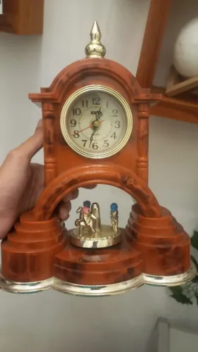 Relógio de Mesa Vintage com Carrossel (Para Conserto/Decoração)