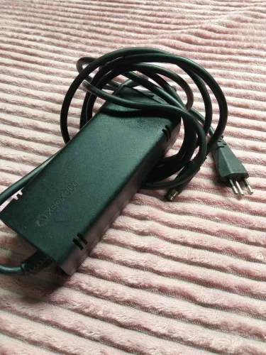 Fonte original Xbox 360 super slim 01 pino