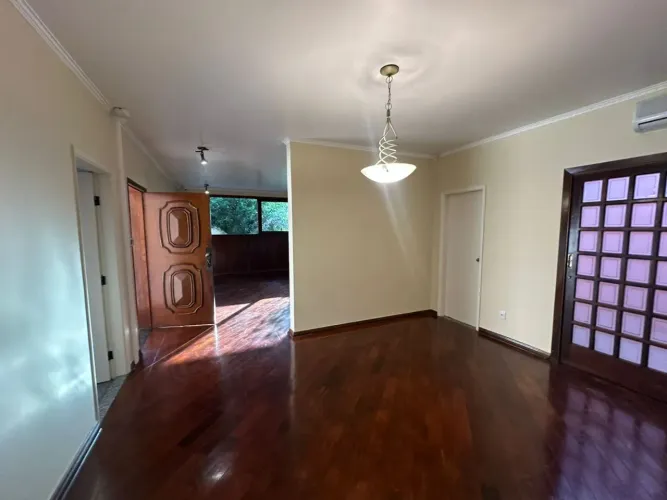 Casa com 4 quartos, 358 m² - venda por R$ 1.600.000 ou aluguel por R$ 6.800/mês - Vila Uni