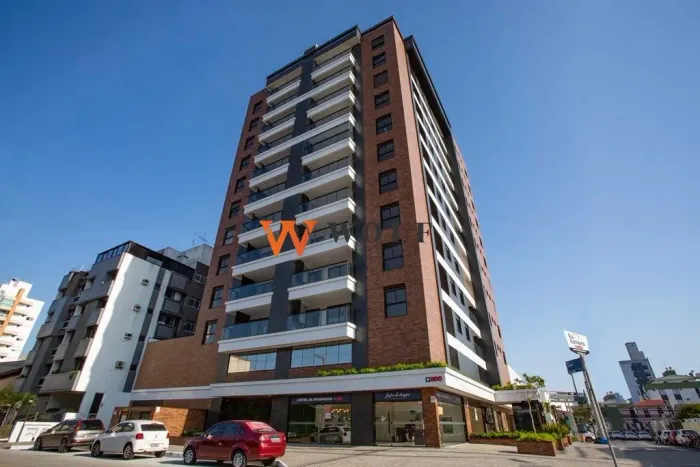 Apartamento à venda em Florianópolis com 3 quartos e 3 suítes