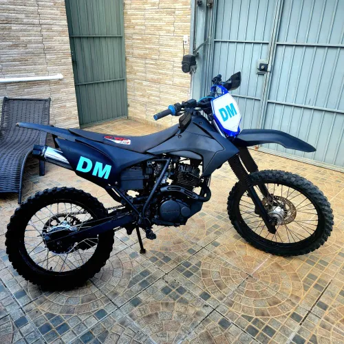 Moto trilha linda