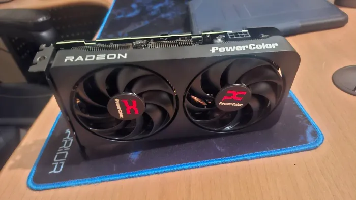 Radeon RX 9060xt 16gb powercolor