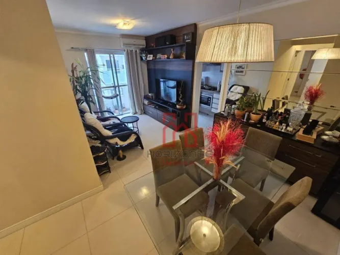 Apartamento com 2 dormitórios à venda, 63 m² por R$ 670.000,00 - Carvoeira - Florianópolis