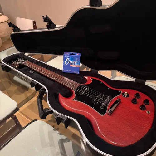 Gibson SG Faded 2010 c/Case SKB e Elixir