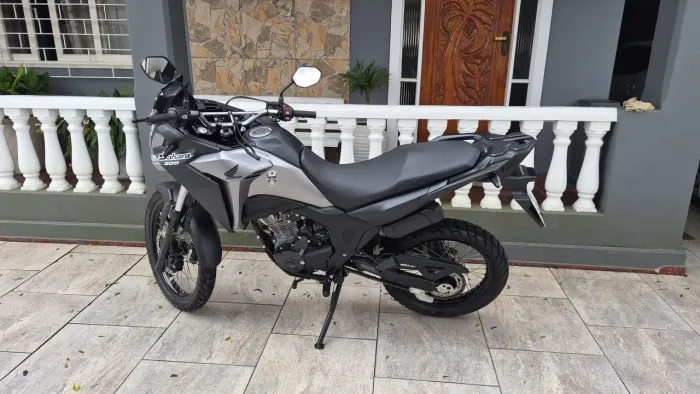 Honda Sahara 300 - Apenas 850 km - Impecável!