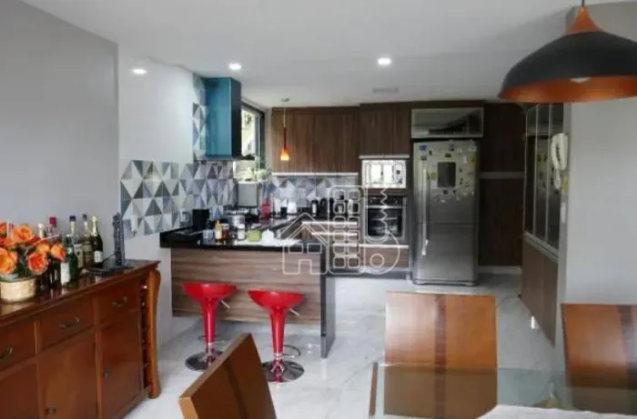 Casa com 3 quartos à venda, 271 m² por R$ 990.000 - Badu - Niterói/RJ