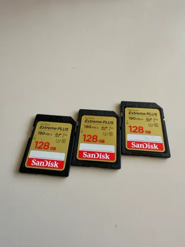 Cartão SD Card 128 GB v30 SanDisk Extreme Plus