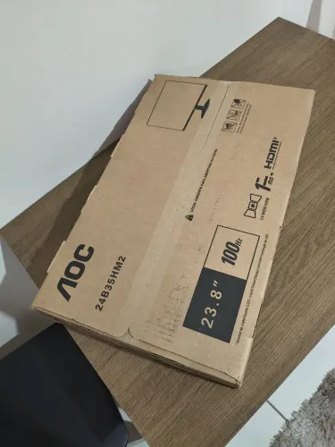 Monitor novo na caixa, nunca usado.