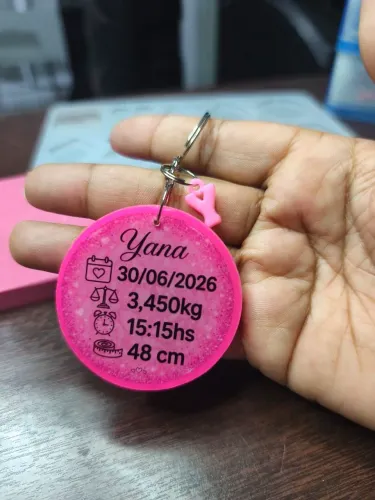 Lembrancinha em resina epoxi personalizada- aniversário,igreja e eventos em geral.