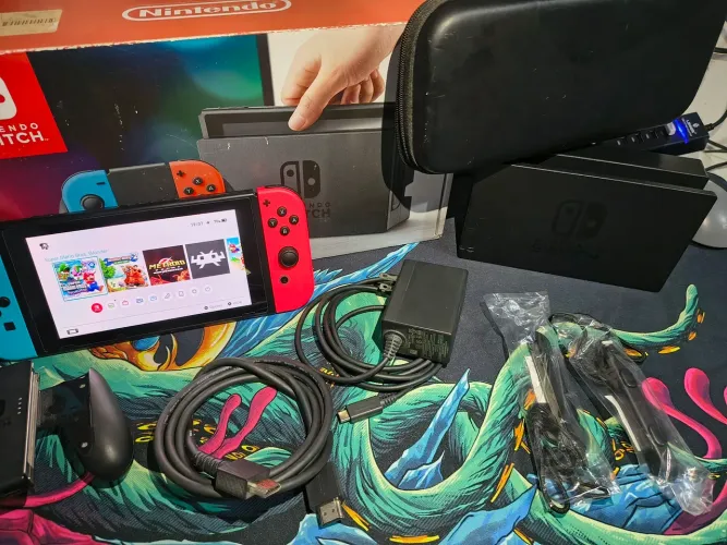 Vendo Nintendo Switch v1 D-E-S-B-L-O-Q-U-E-A-D-O leia a descrição