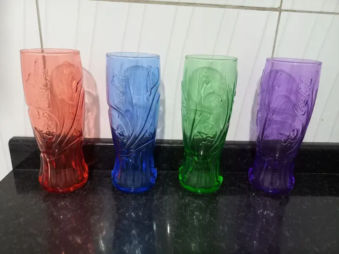 Kit 4 Copos Colecionáveis Coca-Cola Vidro Colorido - Perfeito Estado