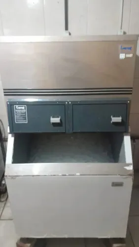 Maquina de gelo