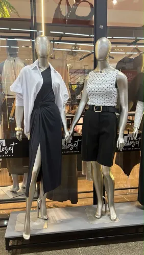 Manequim para loja de moda feminina