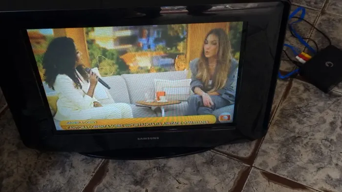 Vendo tv de 21 polegadas