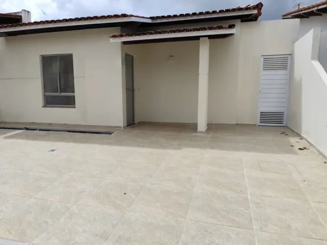 Vendo casa de 3/4 sendo uma suíte no Quartier