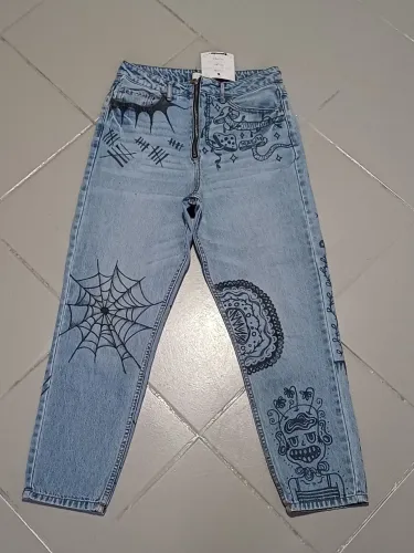Calça jeans customizada tamanho 36/38 peça única