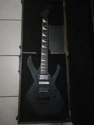 Guitarra Custom kiko loureiro - Aceito Xbox Series S na Troca
